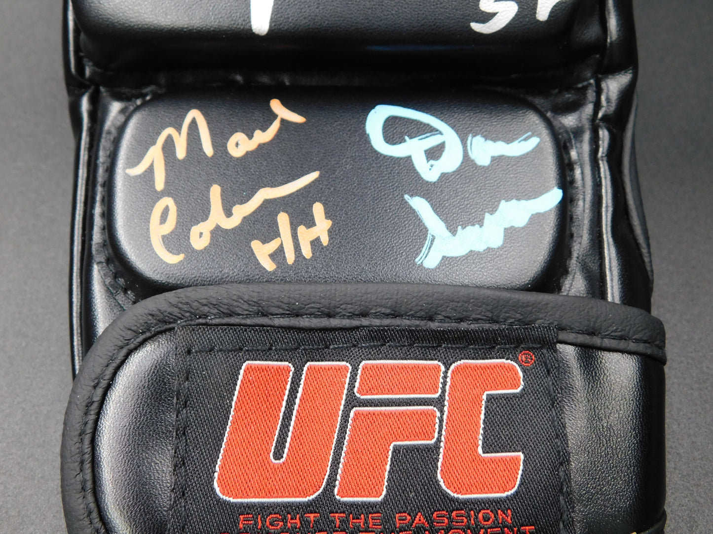 UFC Legends 5x Signed Autographed UFC Glove Shamrock Coleman Kerr Hughes Severn JSA COA