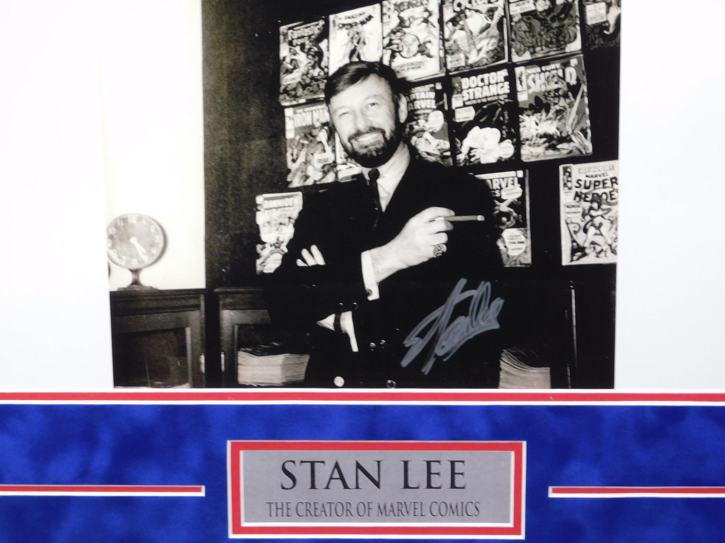 Stan Lee Signed Autographed Framed 11x17 Photo Marvel Comics Creator JSA LOA D