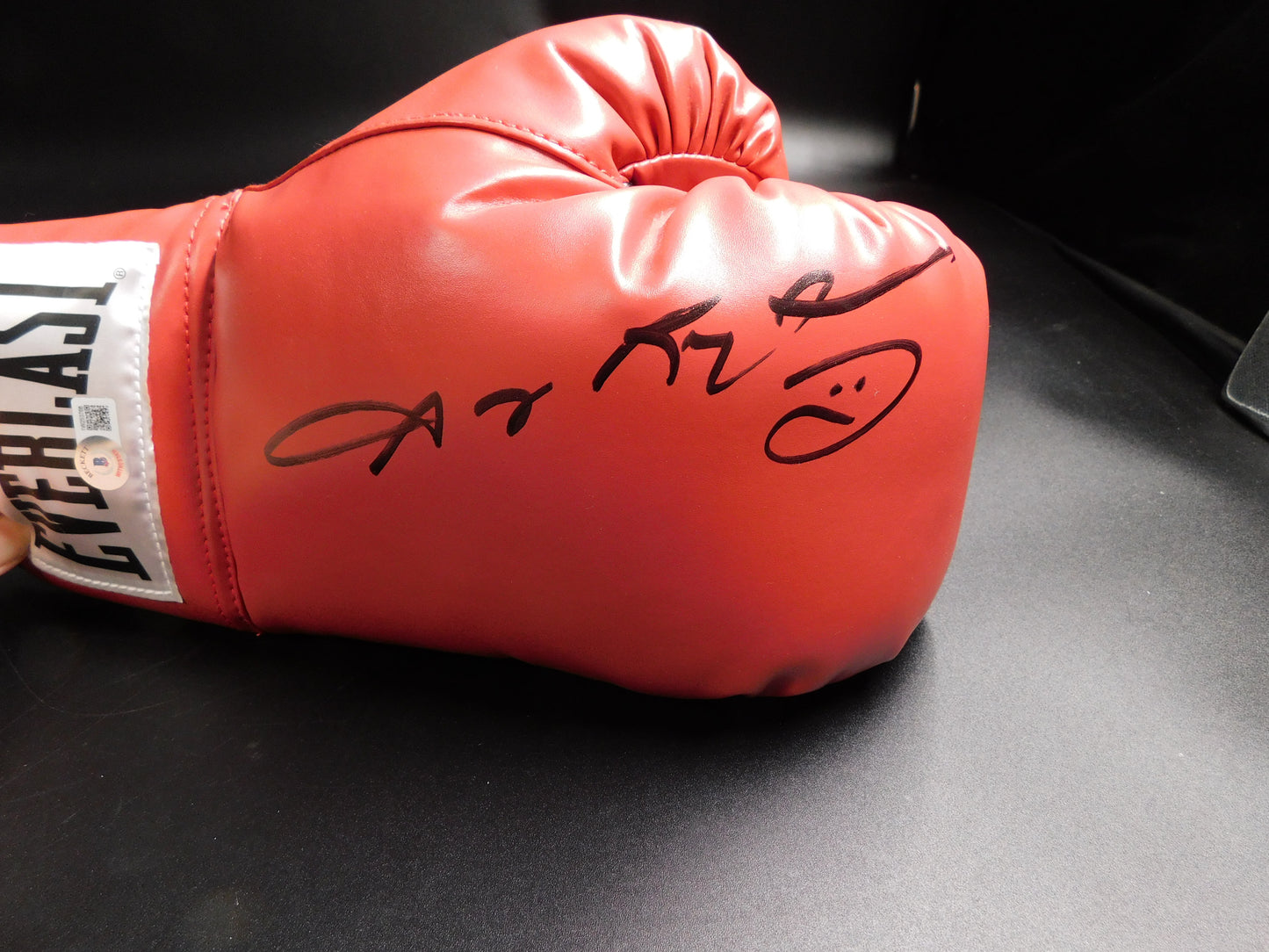 Sugar Ray Leonard Signed / Autographed Everlast Leather Boxing Glove Beckett COA