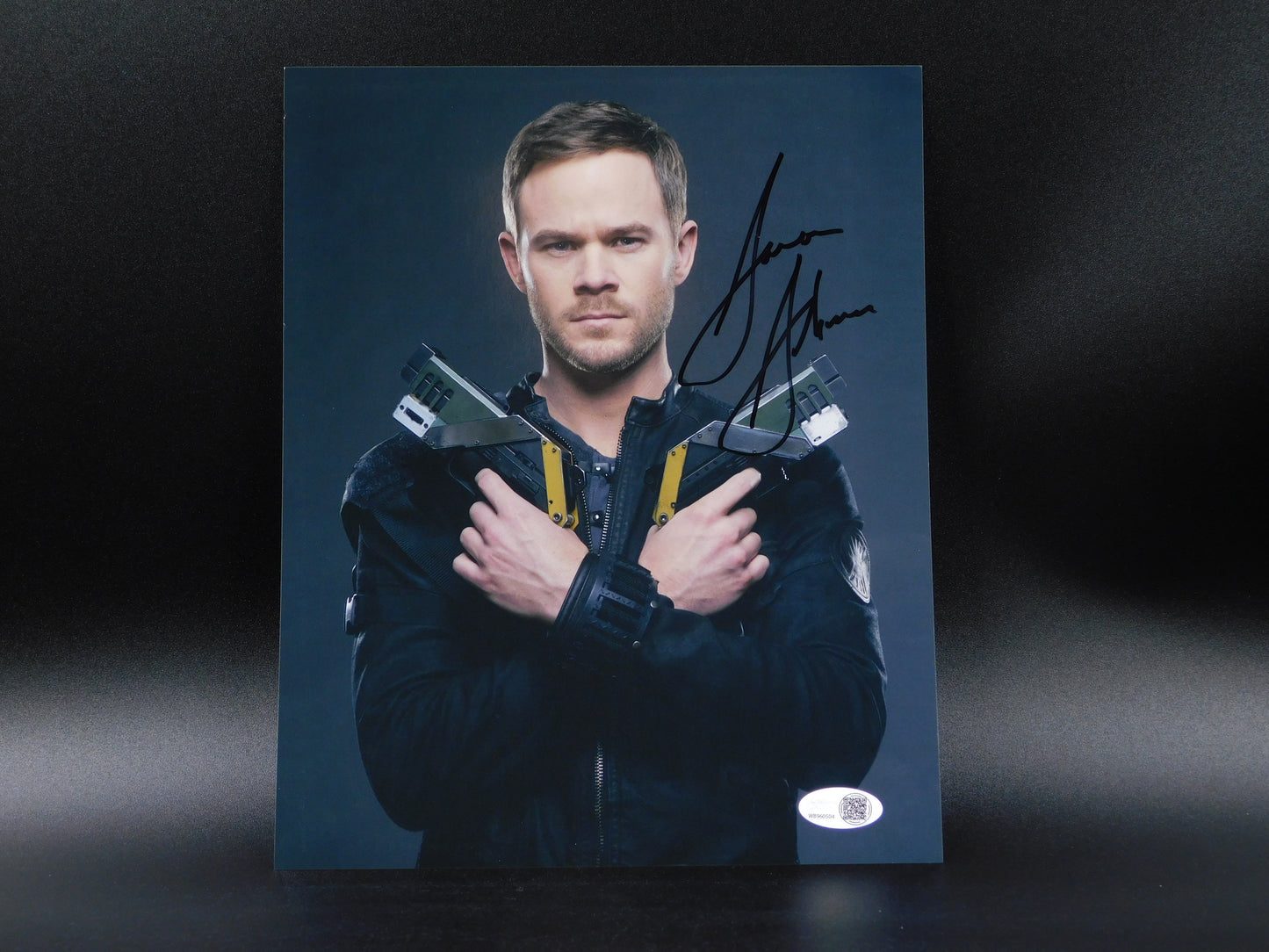 Aaron Ashmore Signed Autographed 8x10 Photo Actor Killjoys Johnny JSA COA B