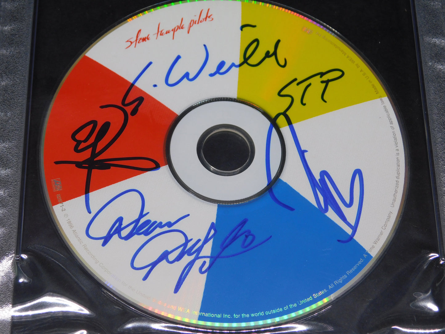 Stone Temple Pilots Band Signed Tiny Music CD Scott Weiland (D.2015) Robert Deleo, Dean DeLeo, Eric Kretz PSA/DNA COA