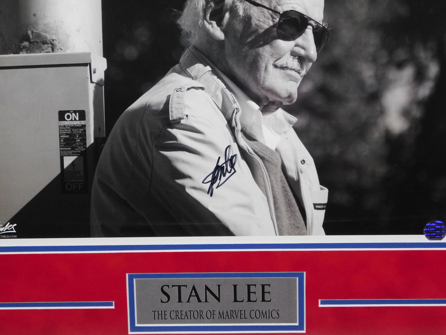 Stan Lee Signed Autographed Framed 11x17 Photo Marvel Comics Spider Man Hulk COA