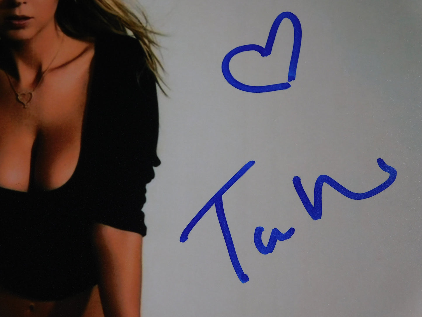 Tara Reid / Autographed 8x10 Photo JSA COA American Pie