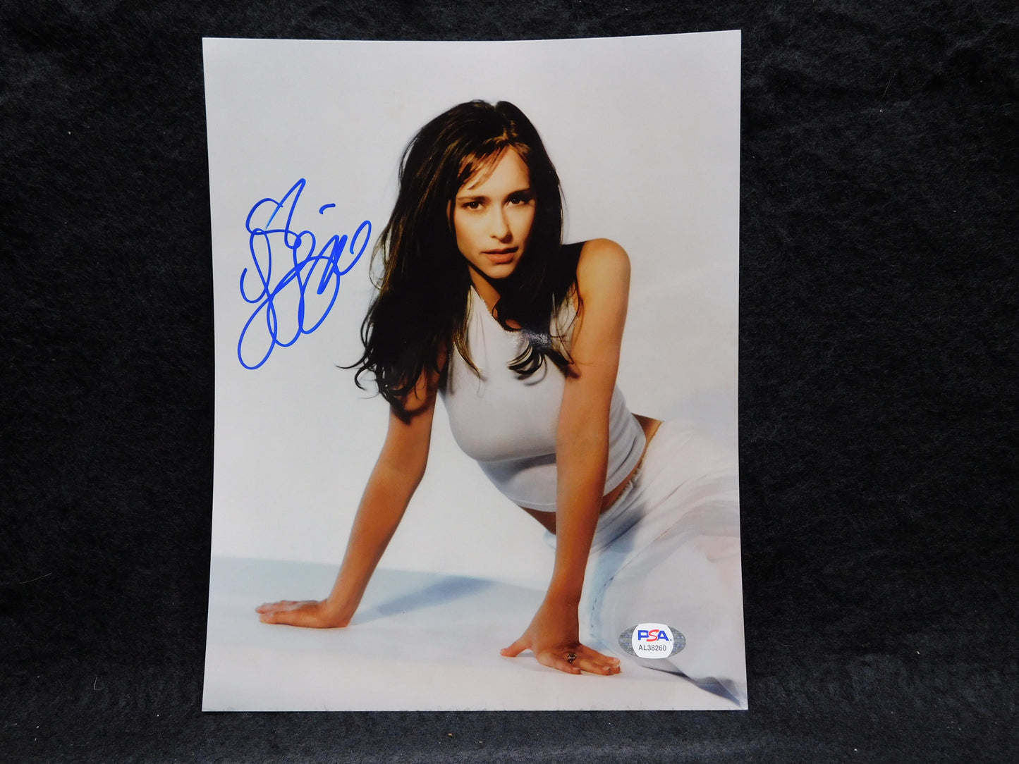 Jennifer Love Hewitt Signed / Autographed 8x10 Photo JSA COA