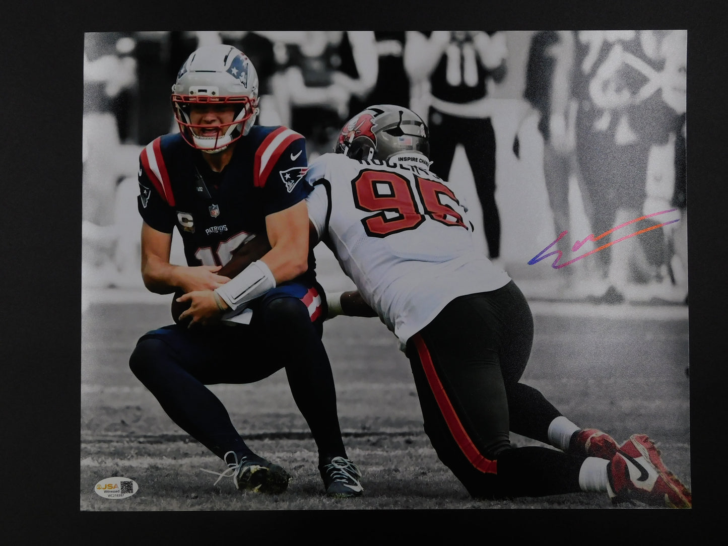 Elijah Roberts Signed Autographed 11x14 Photo Buccaneers JSA Authenticated