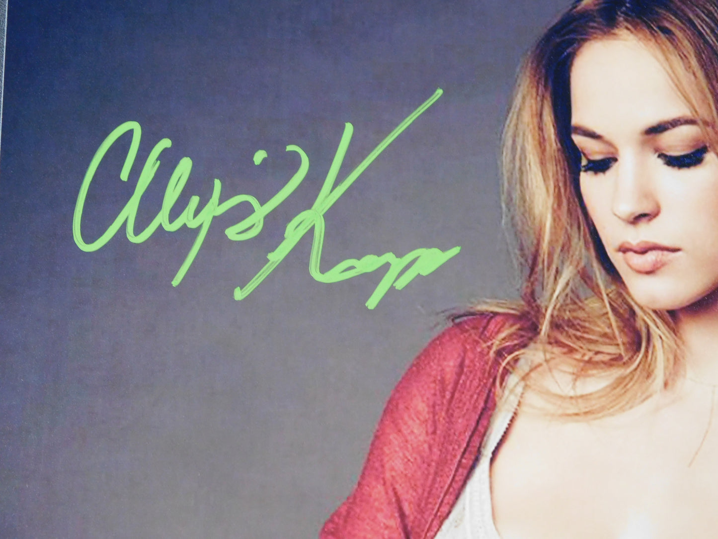 Alexis Knapp Signed / Autographed 11x14 Photo JSA