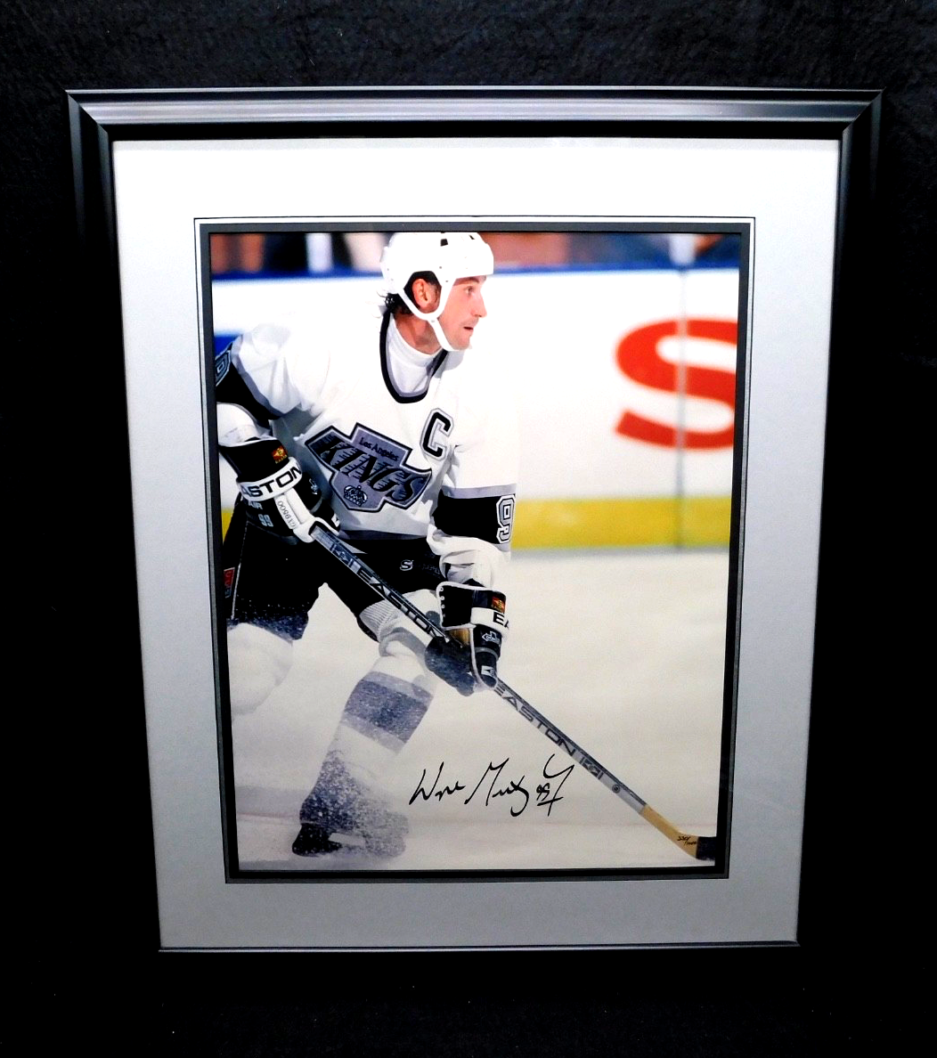 Wayne Gretzky Signed Autographed Framed 16x20 Photo UDA COA Kings